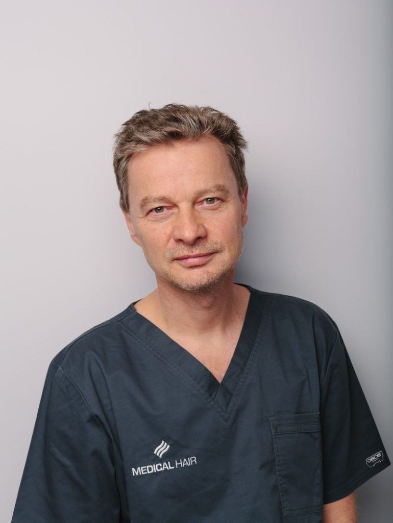 dr-wojciech-chrominski-przeszczep-wlosow-medical